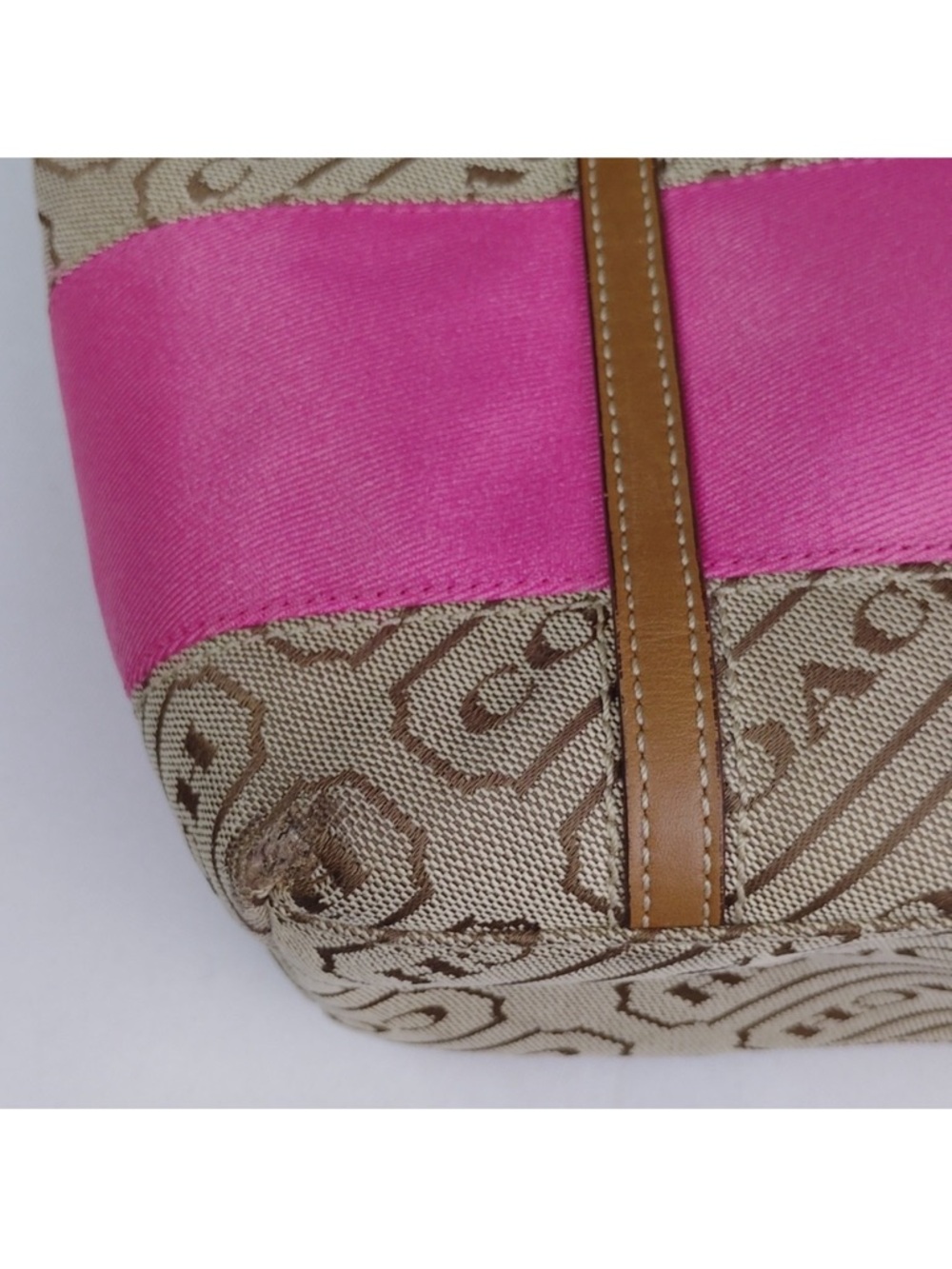 Coach Signature Logo Canvas Tote
Handbag. - Picture 13 of 16